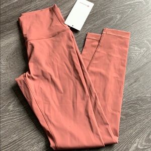 Lululemon Wunder Under - brier rose size 6
